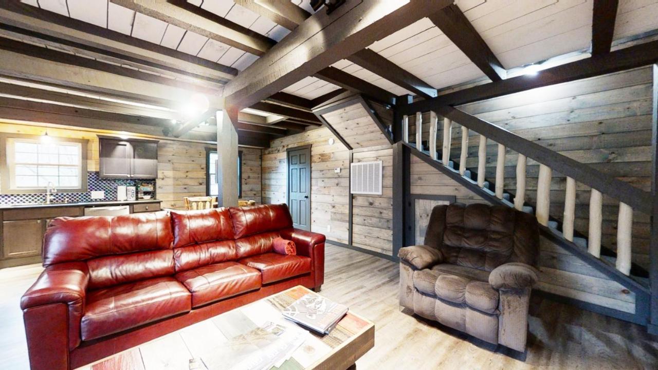 Bigfoots Hideaway Cabin Гатлінбург Екстер'єр фото