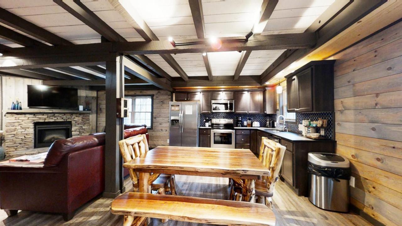 Bigfoots Hideaway Cabin Гатлінбург Екстер'єр фото