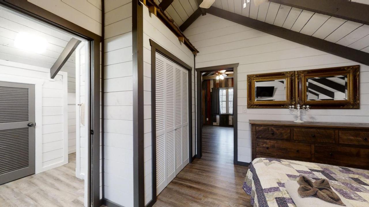 Bigfoots Hideaway Cabin Гатлінбург Екстер'єр фото