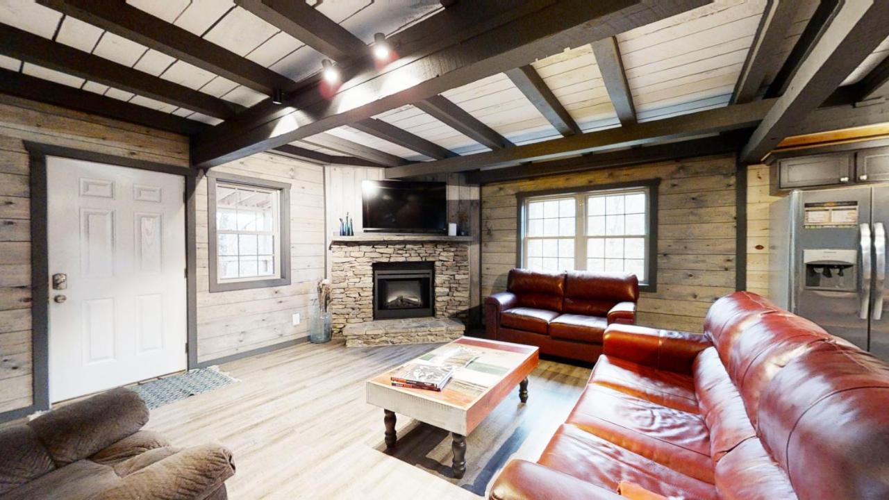 Bigfoots Hideaway Cabin Гатлінбург Екстер'єр фото