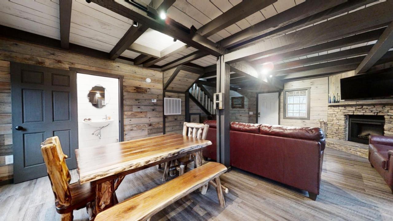 Bigfoots Hideaway Cabin Гатлінбург Екстер'єр фото