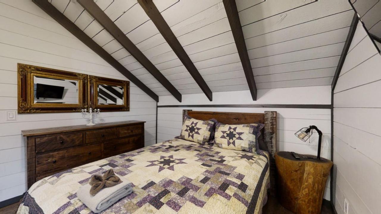 Bigfoots Hideaway Cabin Гатлінбург Екстер'єр фото