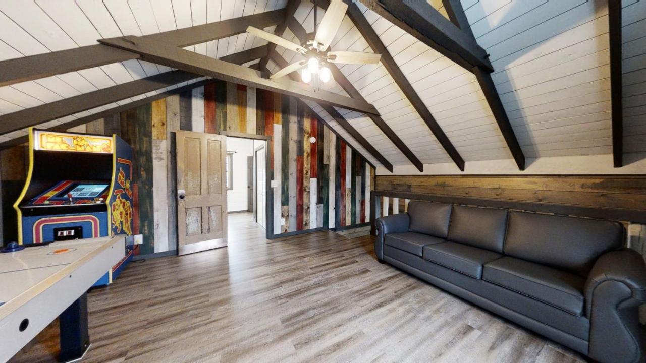 Bigfoots Hideaway Cabin Гатлінбург Екстер'єр фото